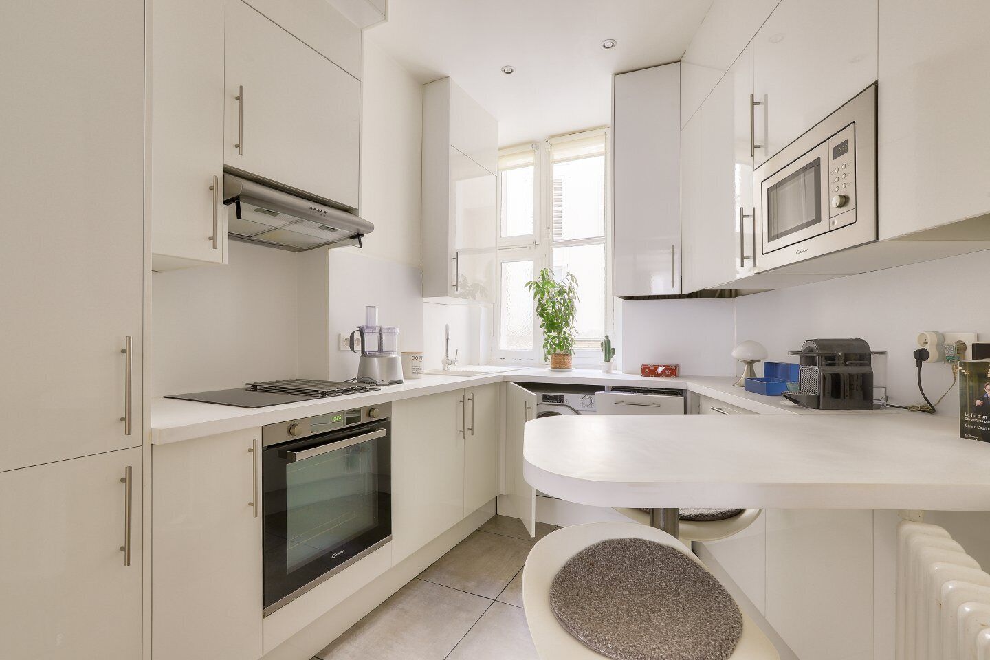 ثلاجة، ميكروويف، فرن، موقد طهي مسطح