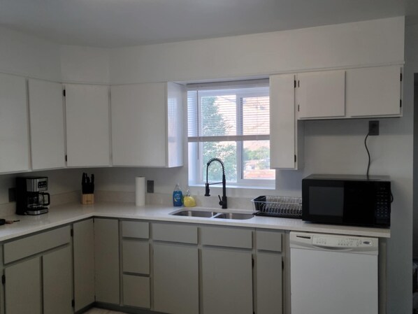 Microwave, oven, stovetop, dishwasher