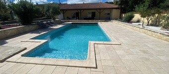 House with swimming pool 10 minutes from Périgueux, ideal for couples