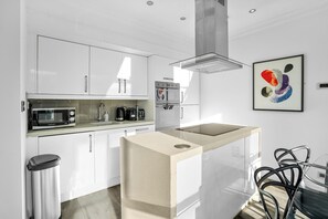 Fridge, microwave, oven, stovetop