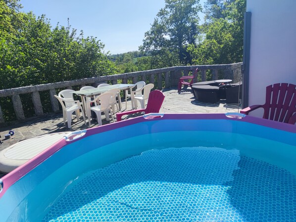 Bain à remous extérieur