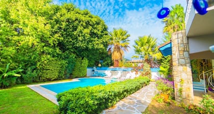 Villa Garden Island - Four Bedroom Villa, Sleeps 10