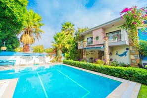 Pool - Villa Garden Island - Four Bedroom Villa, Sleeps 10 (Dalyan)