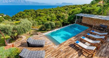 Villa Melanthi - Three Bedroom Villa, Sleeps 6