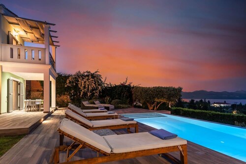 Villa Melanthi - Three Bedroom Villa, Sleeps 6