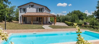 Villa Teresa 16 - Eight Bedroom Villa, Sleeps 16