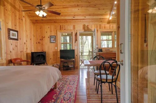 Cozy Guest Cabin•Pet Friendly•Secluded•Peaceful