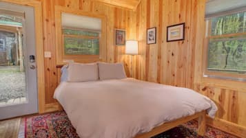 Iron/ironing board, travel crib, WiFi, bed sheets