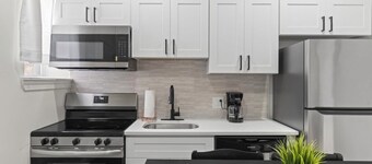 Modern 2 Bedroom 1 Bath Unit 2 Near Airport, Xfinity Arena And Eagles Stadium