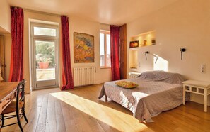12 Schlafzimmer, Bügeleisen/Bügelbrett, WLAN