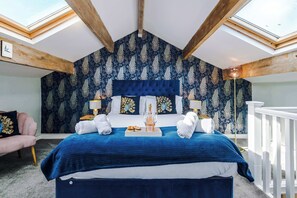 3 chambres, fer et planche à repasser, Wi-Fi, draps fournis