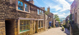 Beautiful Cottage in Haworth, The Perfect Retreat!