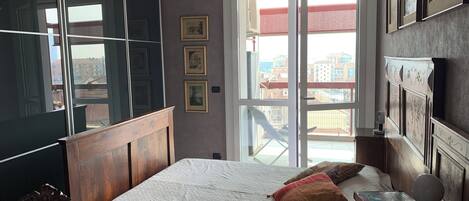 2 عدّة غرف نوم ومكواة/لوح كي وواي فاي وملاءات أسرّة