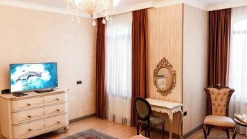 Deluxe Room, City View | Premium bedding, Select Comfort beds, minibar, in-room safe