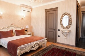 Luxury Room, Balcony, City View