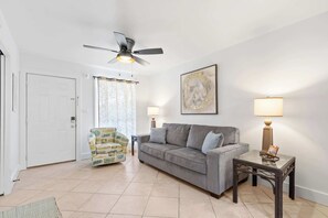 TV - White Caps - NEW! Pool, Beaches, Dining (Gulf Shores)