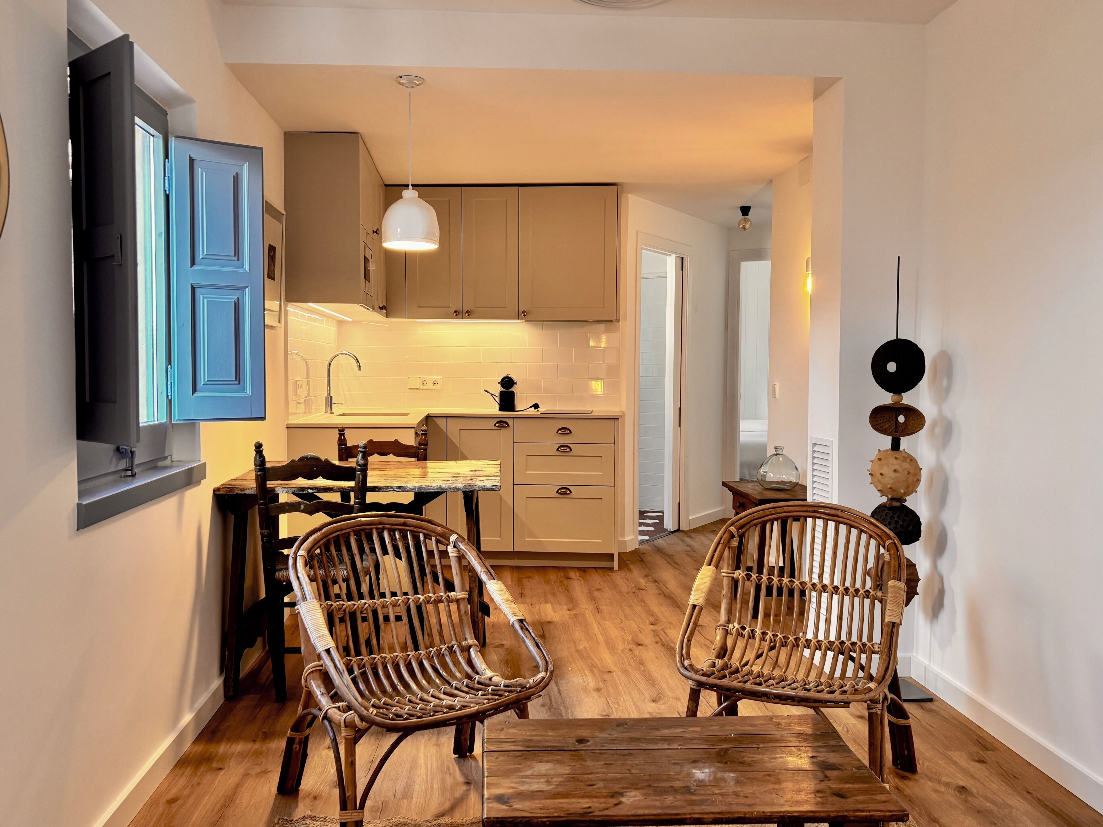 Departamento estándar, 1 habitación | Cocina privada | Refrigerador, microondas, tetera eléctrica y tostadora 