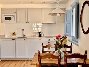 Apartment, 1 Bedroom, Balcony | Private kitchen | Fridge, microwave, electric kettle, toaster - EL FORT D'ULLASTRET (Ullastret)