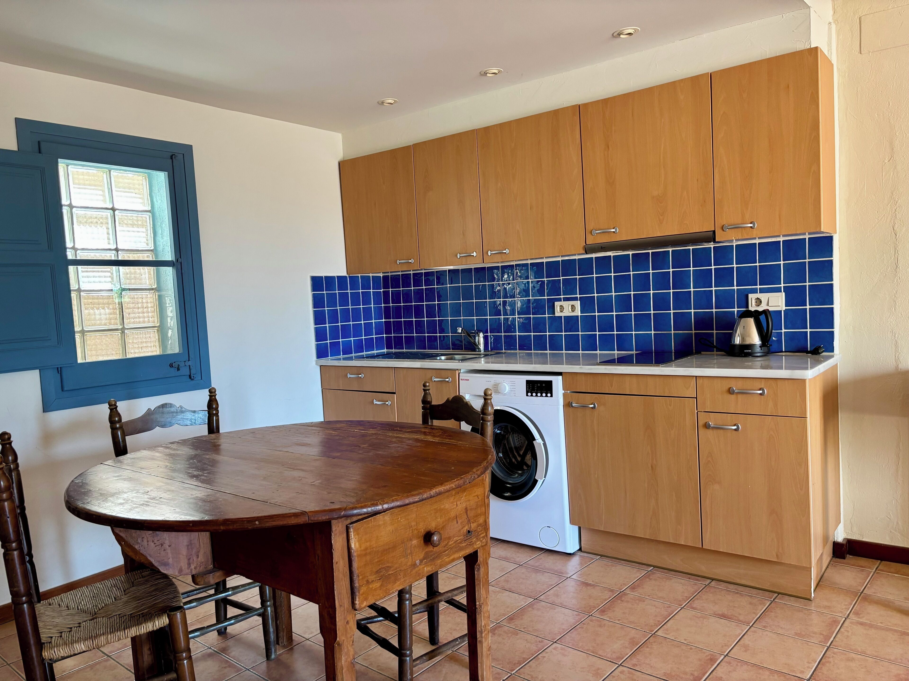 Family Apartment, 2 Bedrooms, Balcony | Private kitchen