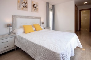 3 bedrooms, iron/ironing board, free WiFi