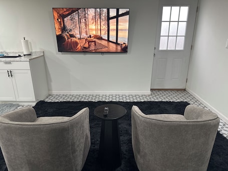 Smart TV. Private Studio unit