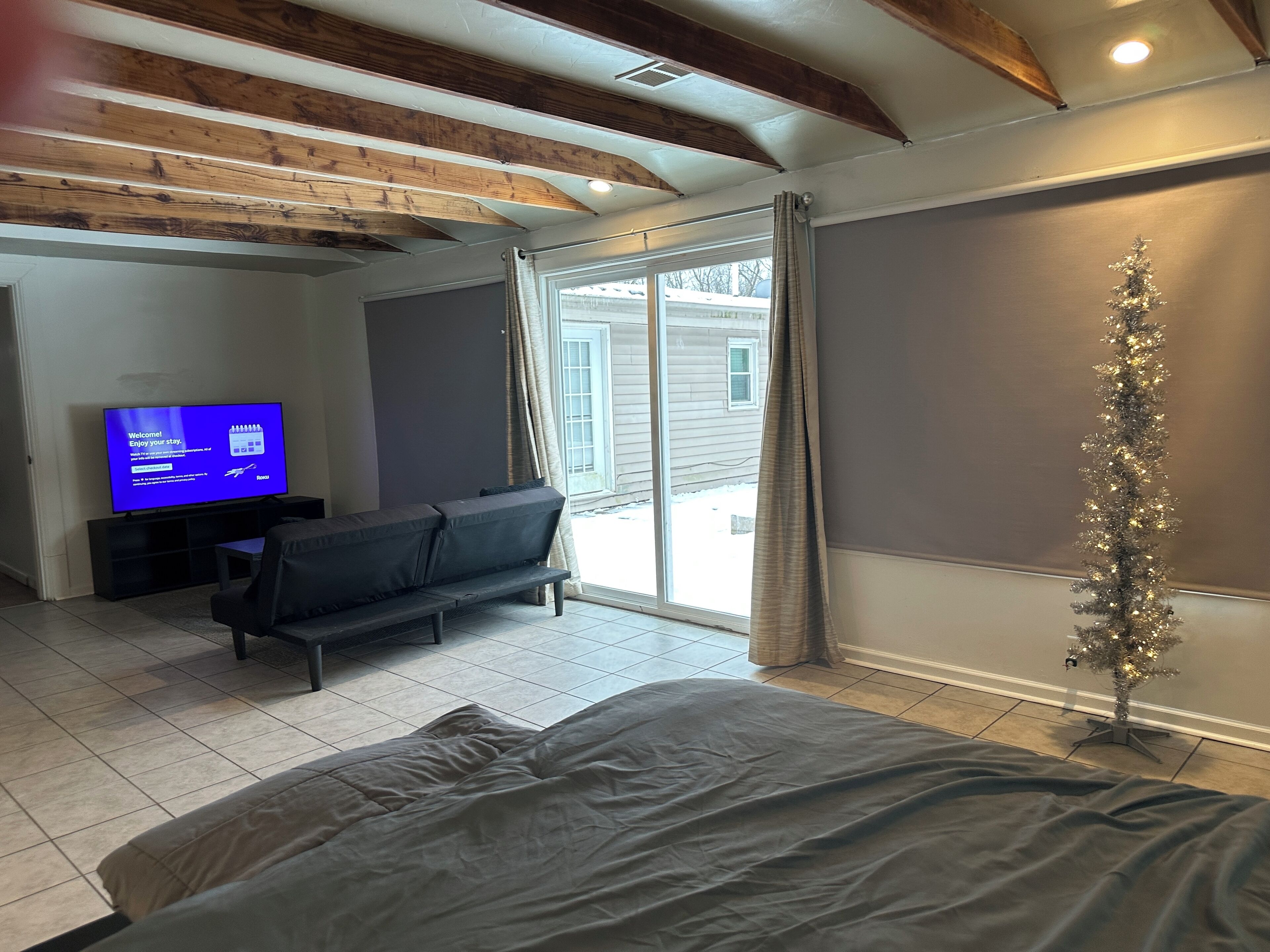 1 habitación, tabla de planchar con plancha, wifi gratis y ropa de cama 