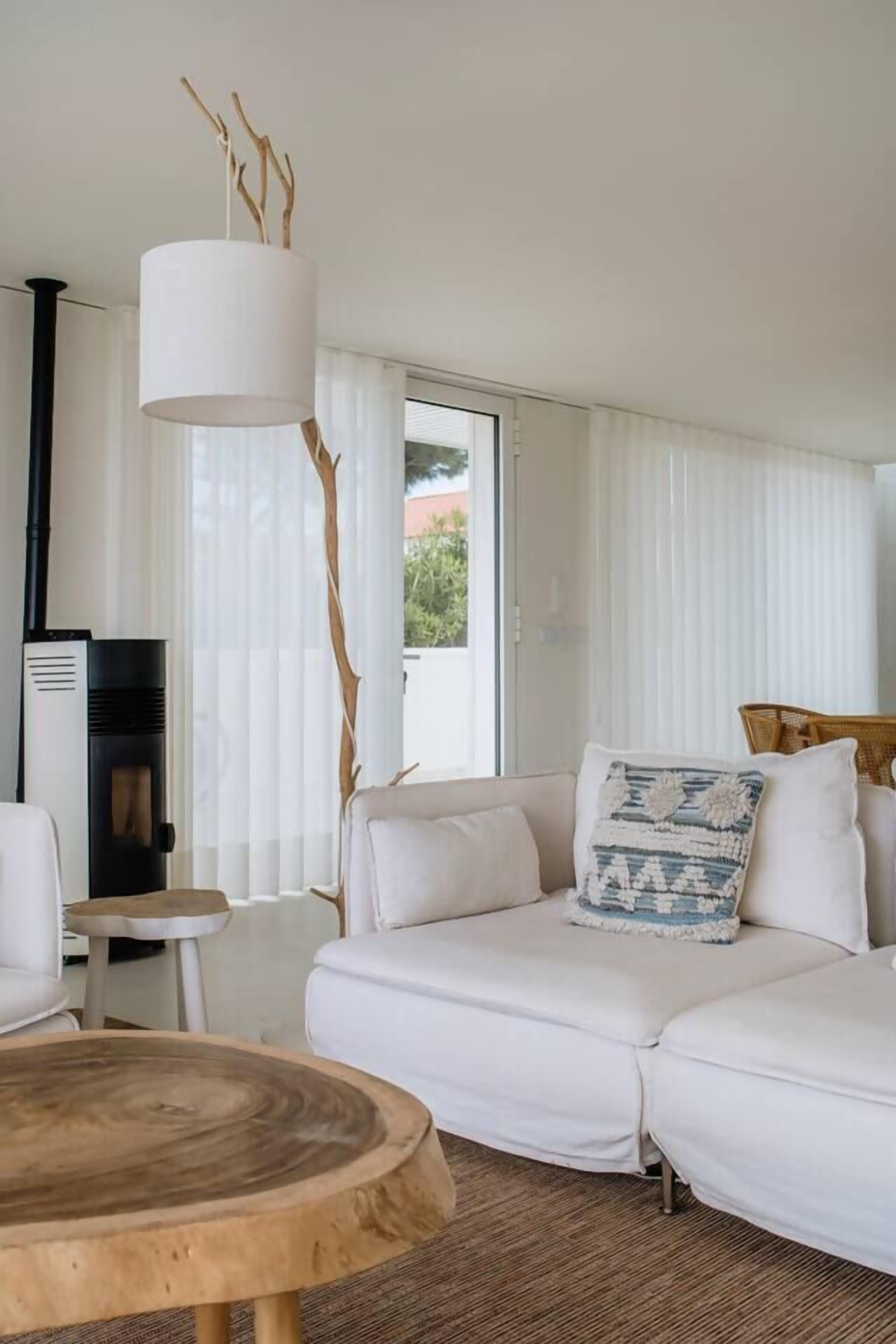 Télévision, cheminée