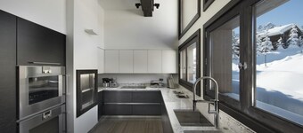 Modern Luxury Meets Alpine Charm- Private 6 Bedrooms Chalet With Spa