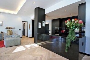 Deluxe Penthouse, Balcony, City View | Private kitchen