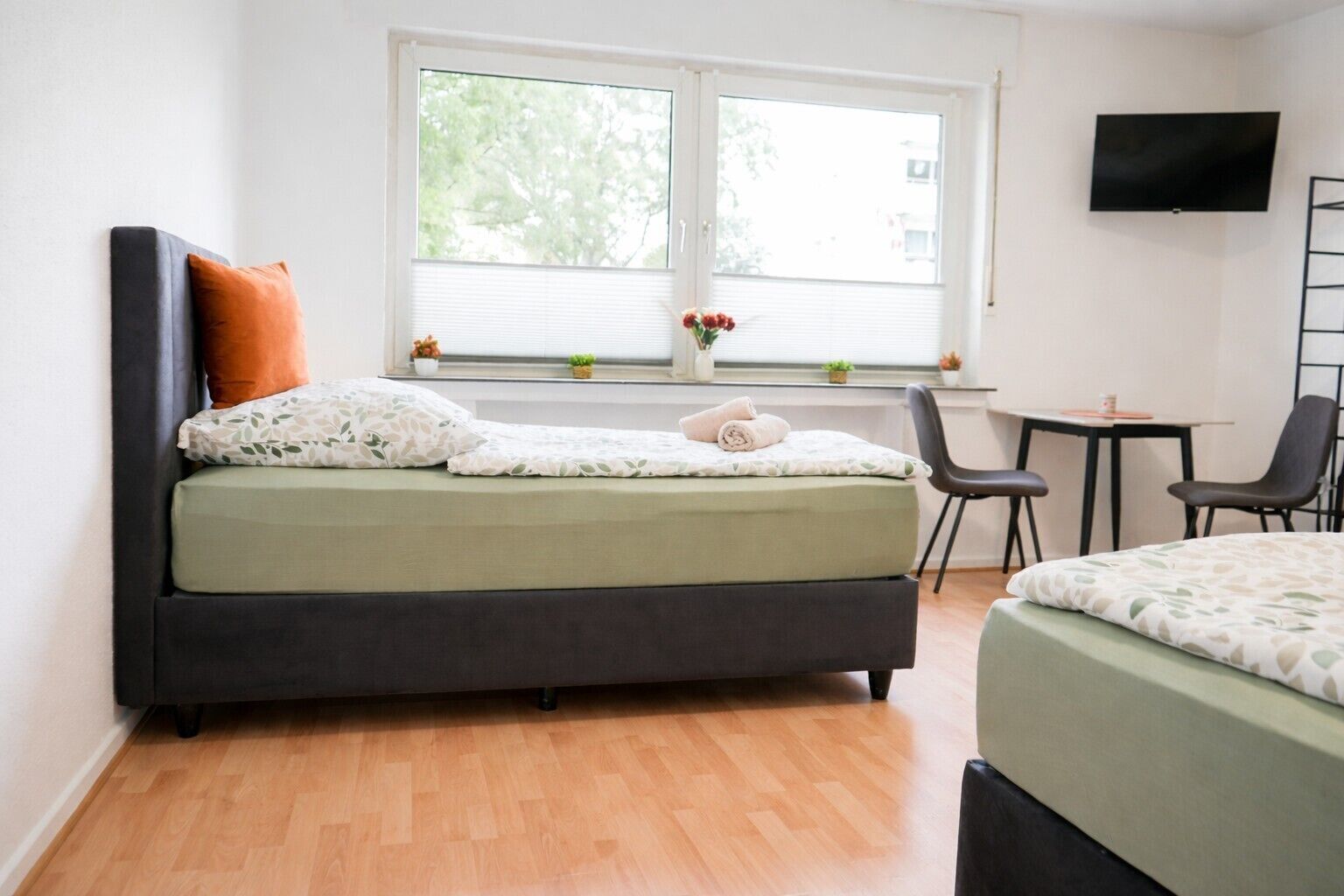 3 slaapkamers, een strijkplank/strijkijzer, wifi, beddengoed