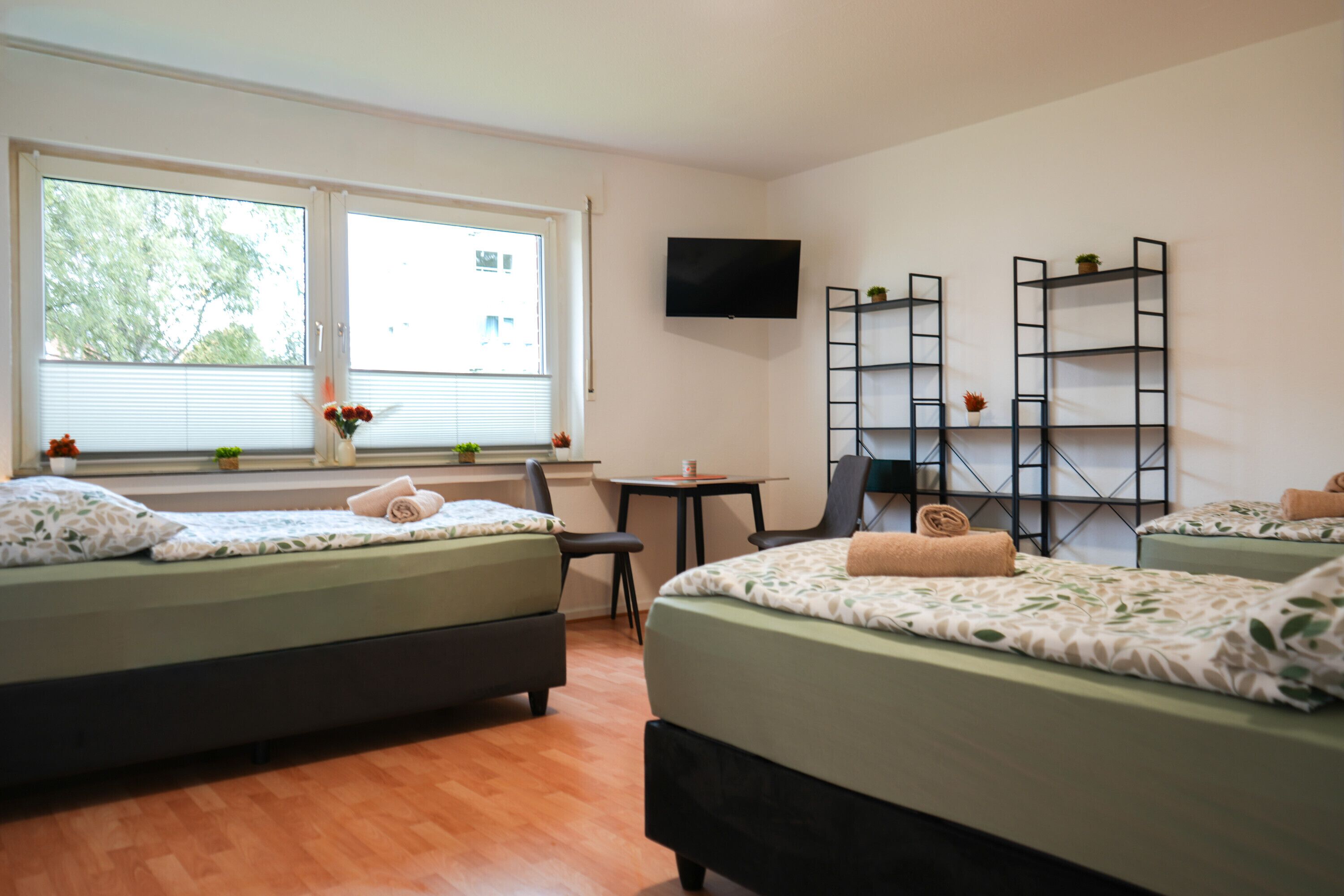 3 chambres, fer et planche à repasser, Wi-Fi, draps fournis