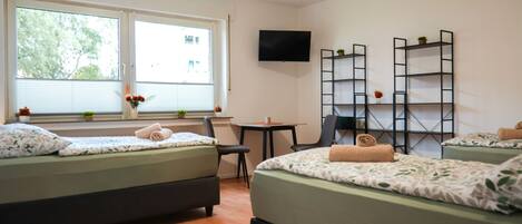 3 室のベッドルーム、アイロン / アイロン台、WiFi、ベッドシーツ