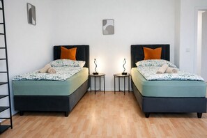 3 bedrooms, iron/ironing board, WiFi, bed sheets - Westfield CentrO, Movie Park, Rudolf Weber Arena, Karls Erlebnisdorf, Parking, Balcony, Quiet Location (Oberhausen)