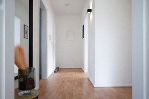 Interior - Westfield CentrO, Movie Park, Rudolf Weber Arena, Karls Erlebnisdorf, Parking, Balcony, Quiet Location (Oberhausen)