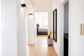 Interior - Loft22 – 6 Guests, CentrO, Movie Park, Rudolf Weber Arena, Karls Erlebnisdorf, Parking, Balcony (Oberhausen)