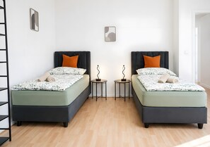 3 bedrooms, iron/ironing board, WiFi, bed sheets - Westfield CentrO, Movie Park, Rudolf Weber Arena, Karls Erlebnisdorf, Parking, Balcony, Quiet Location (Oberhausen)
