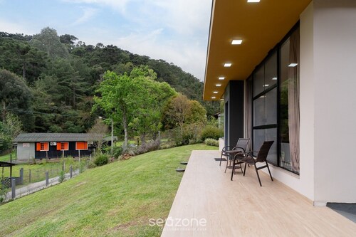 House w/ Fireplace and Bathtub in Urubici Cla0000