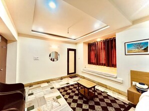 Superior Double Room, Balcony, City View | Room amenity