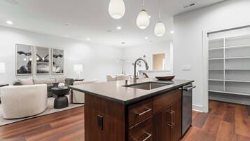 House, Multiple Beds, Patio, Garden View (The Luxe Barn) | Interior