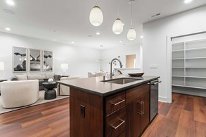 Casa, várias camas, varanda, vista para o jardim (The Luxe Barn) | Parte interna