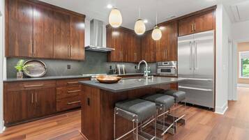 House, Multiple Beds, Patio, Garden View (The Luxe Barn) | Private kitchen