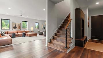 House, Multiple Beds, Patio, Garden View (The Luxe Barn) | Interior