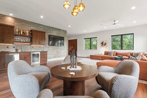 House, Multiple Beds, Patio, Garden View (The Luxe Barn) | Interior - The Luxe Barn Home for 4 (Mooresville)