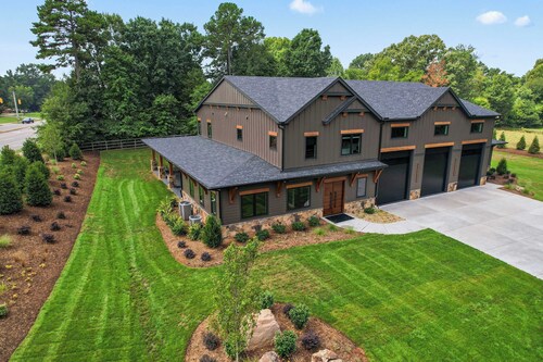 The Luxe Barn Home for 4