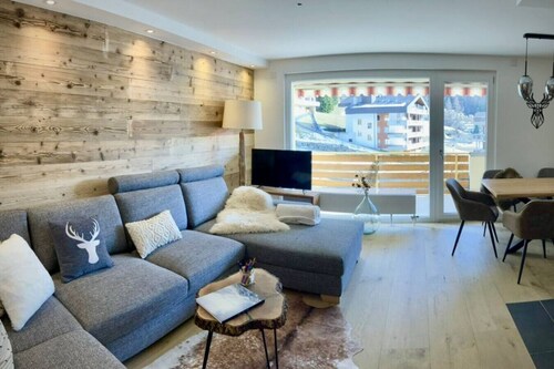 Spacious 3.5-Room | Best Location • Free Parking