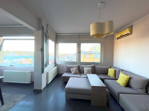 Bügeleisen/Bügelbrett, kostenloses WLAN