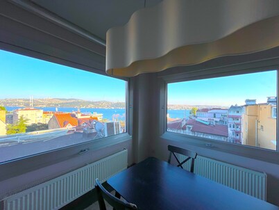 Stylish Apartment with Bosphorus View