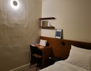 Standard Double Room, 1 Queen Bed, Non Smoking, Private Bathroom | Iron/ironing board, free WiFi