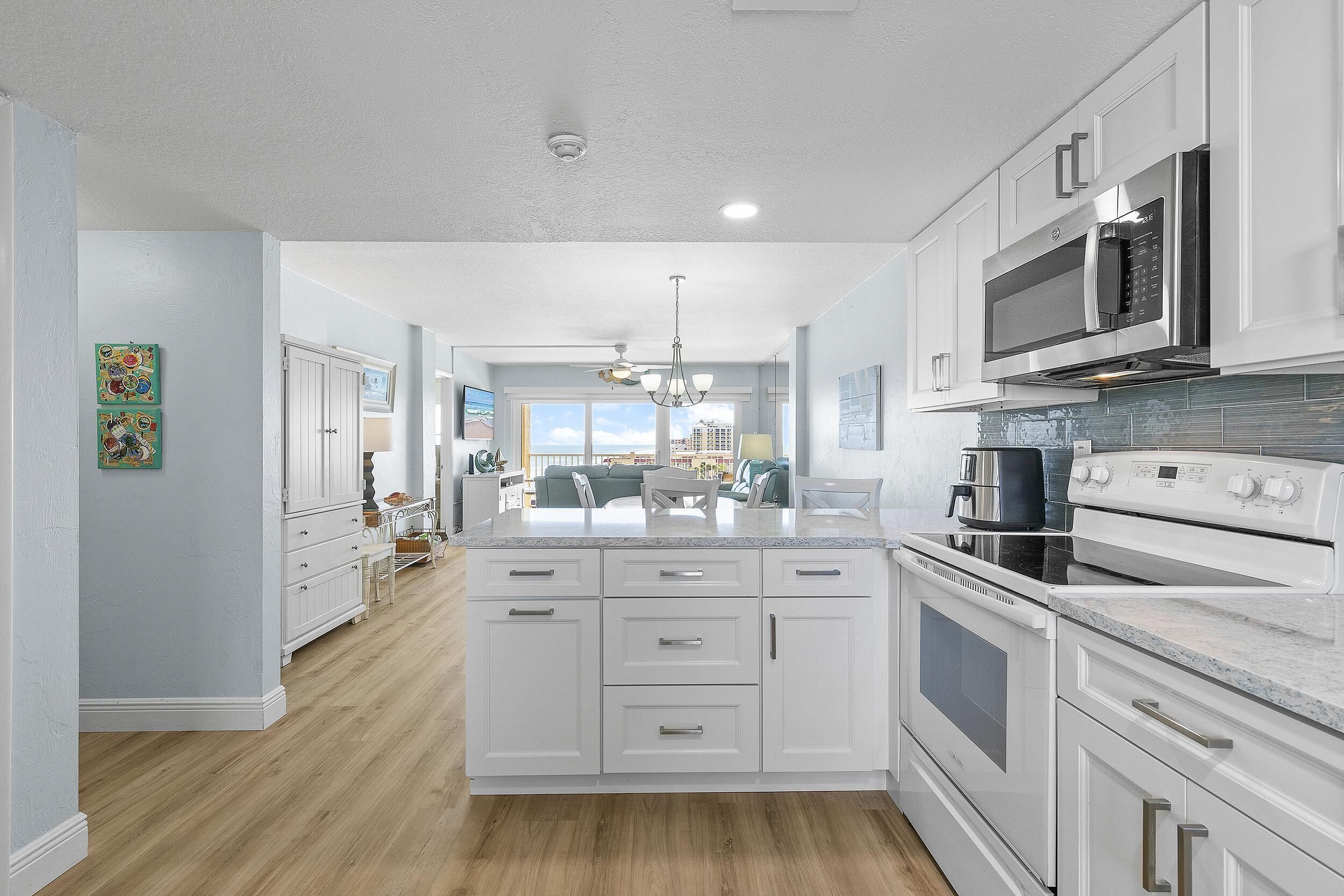 Condo, nhiều giường (Ponce de Leon Towers 707) | Bếp riêng | Lò nướng 