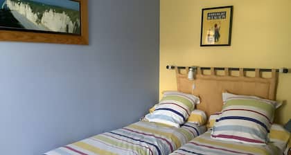 Bed & Breakfast 'Chambre Lecarpentier - Tulipe' mit gemeinsamer Terrasse, Garten und WLAN